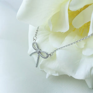 Ribbon necklace